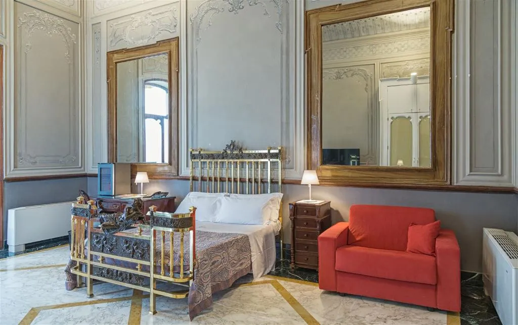 SUITE CAPACITY 1 Room, Villa Signorini Hotel, Naples