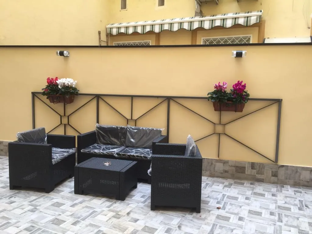 Terrace, MB95 - Mezzocannone Luxurious Bed&Breakfast, Naples