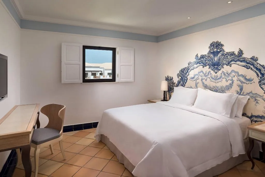 Room, Pine Cliffs Resort, Algarve