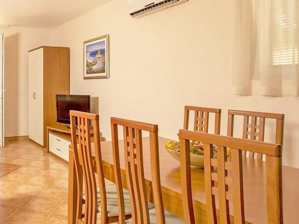 APARTMENT CAPACITY 6 Room, Matilde Beach Resort, Split