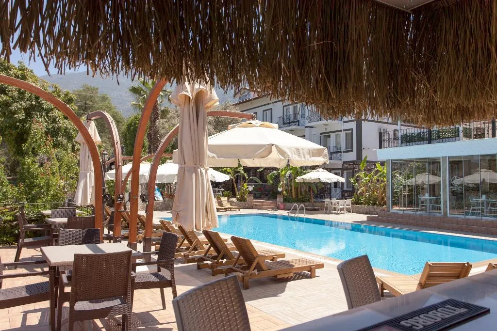 Bar, Green Peace, Dalaman