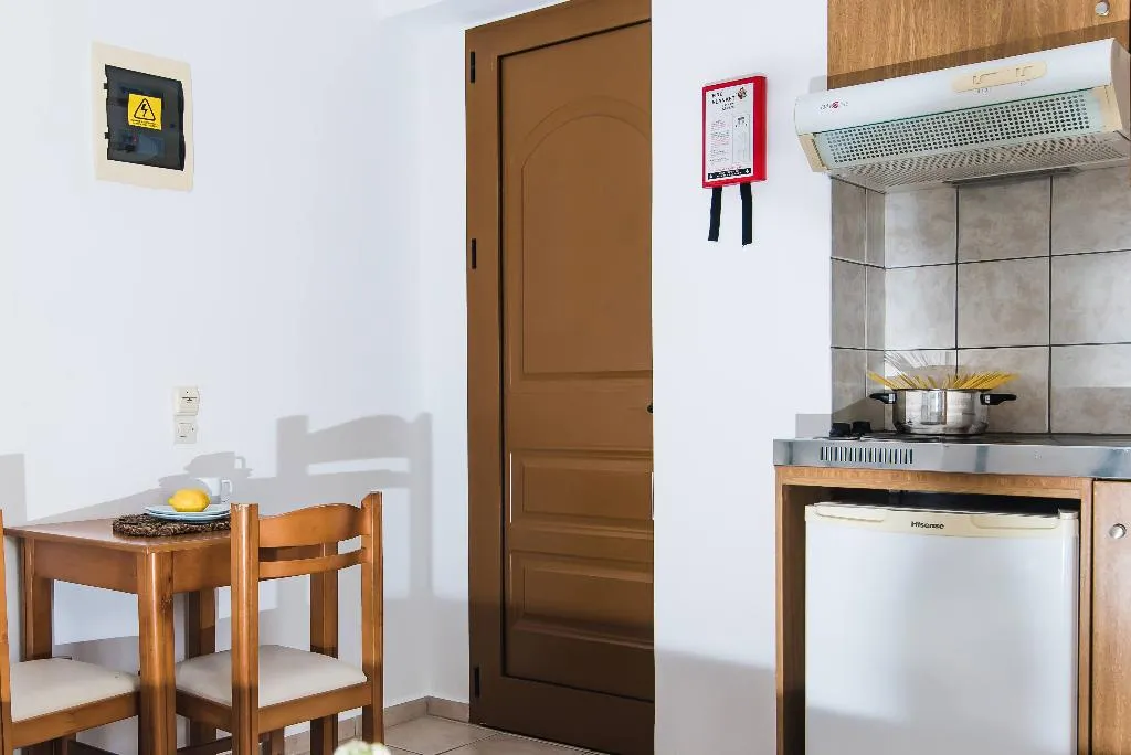 STUDIO CAPACITY 2 Room, Newcastle Studios, Crete