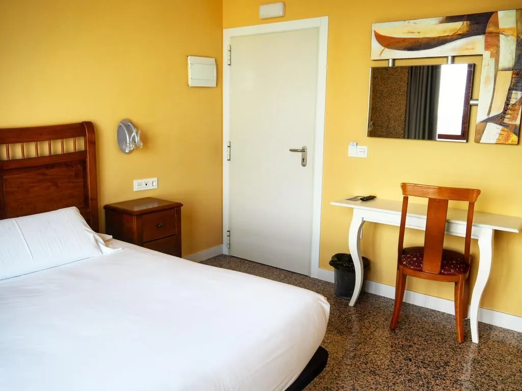 SINGLE STANDARD Room, Hotel Humanes, Madrid