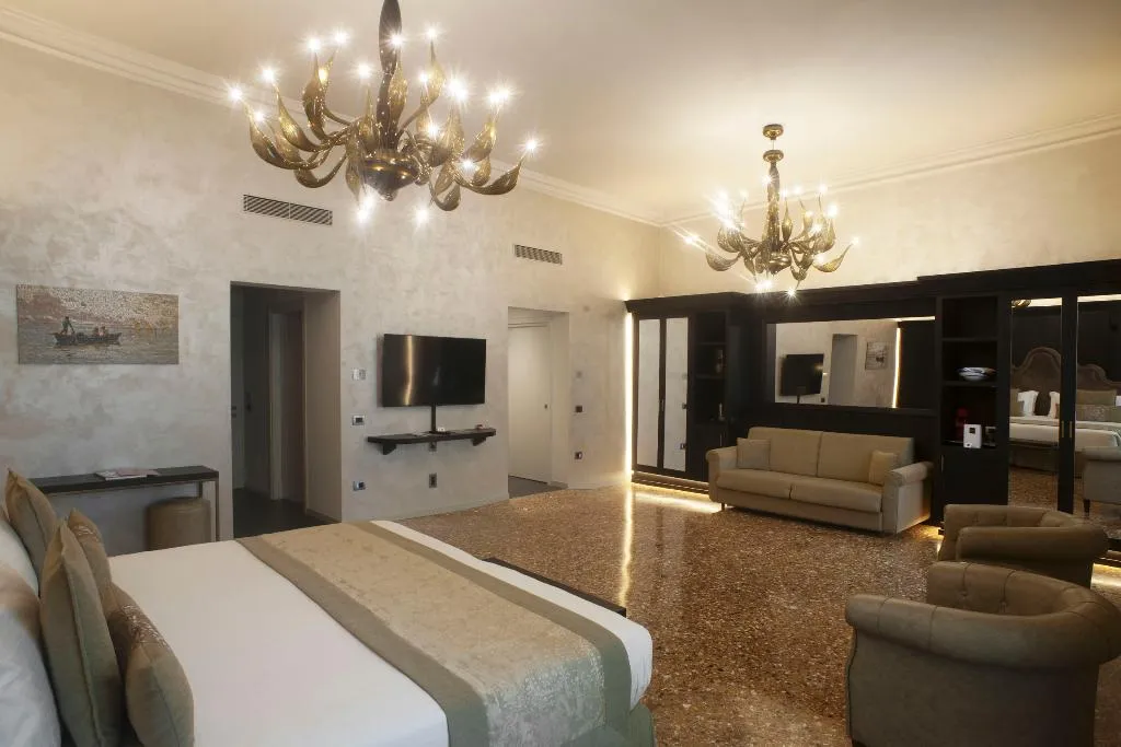 SUITE WITH BALCONY Room, Hotel Aquarius Venice, Venice