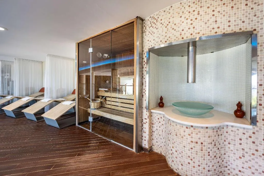 Sports and Entertainment, Santos Nixe Palace, Majorca