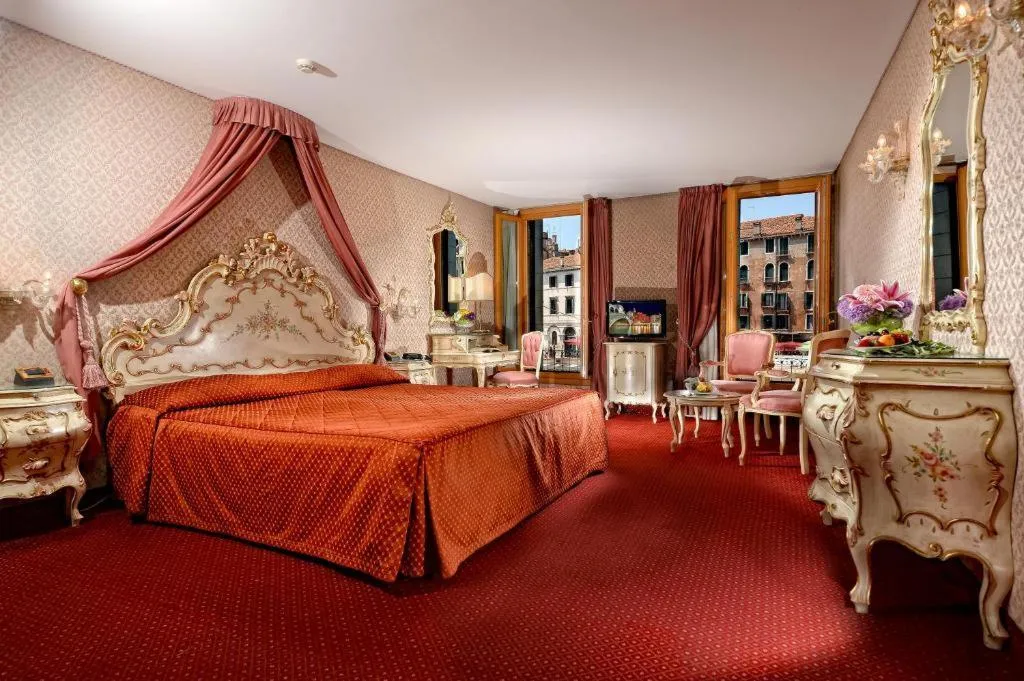 JUNIOR SUITE STANDARD Room, Rialto Hotel, Venice