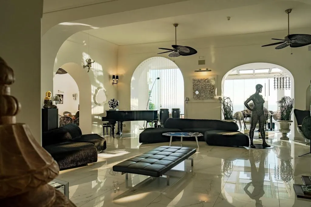 Lobby, Villa Franca, Naples