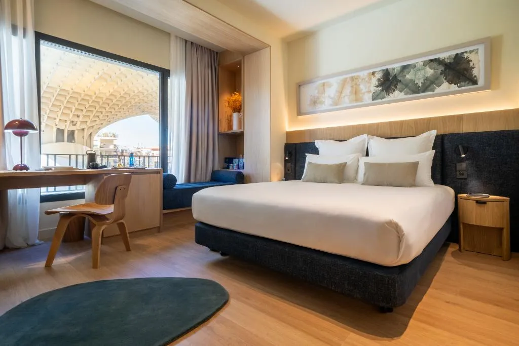 DOUBLE DELUXE WITH BALCONY Room, Ocean Drive Sevilla, Seville