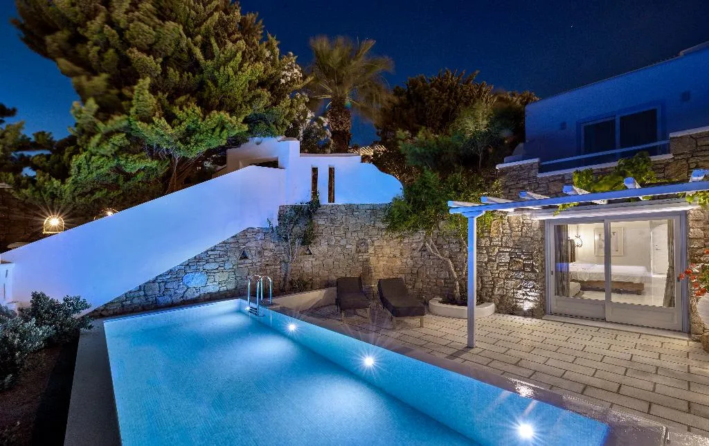 SUITE THREE BEDROOMS WITH PRIVATE POOL Room, Saint John Hotel Villas & Spa, Mykonos