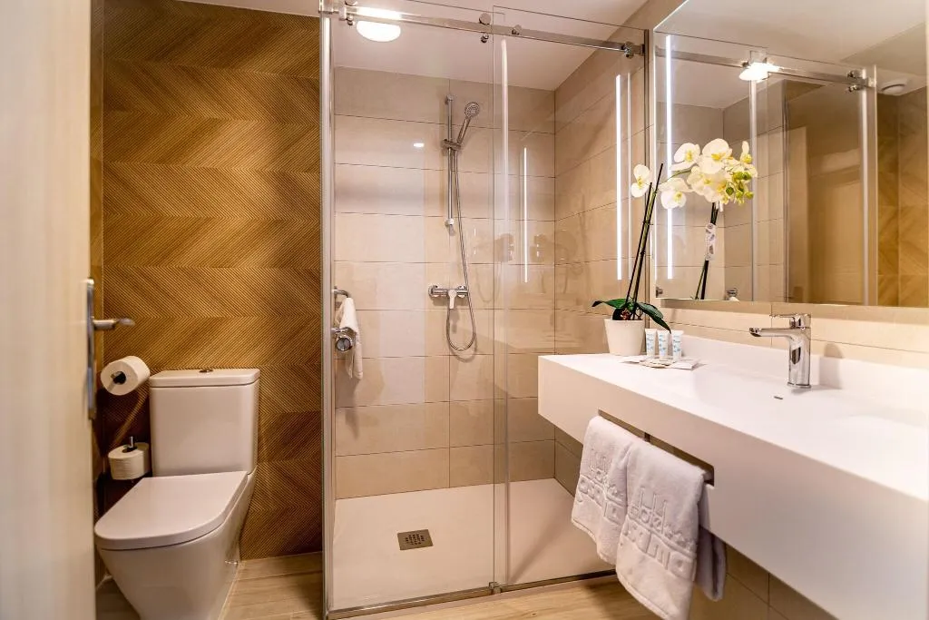 QUADRUPLE TWO DOUBLE BEDS Room, Rosamar, Costa Blanca