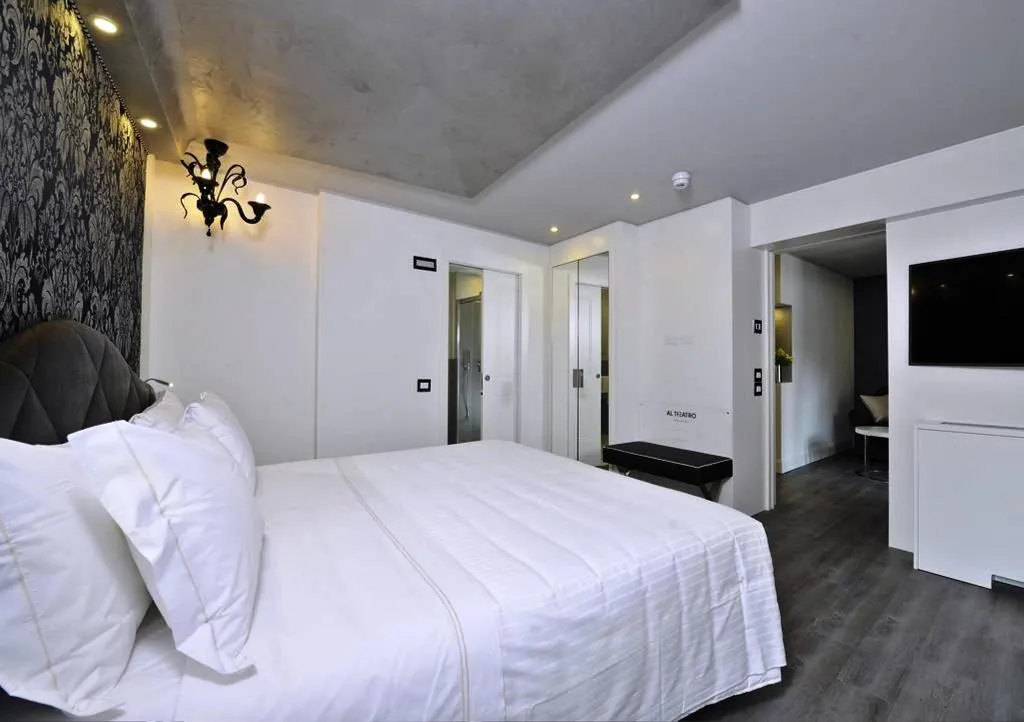 DOUBLE SUPERIOR Room, Al Theatro Palace, Venice
