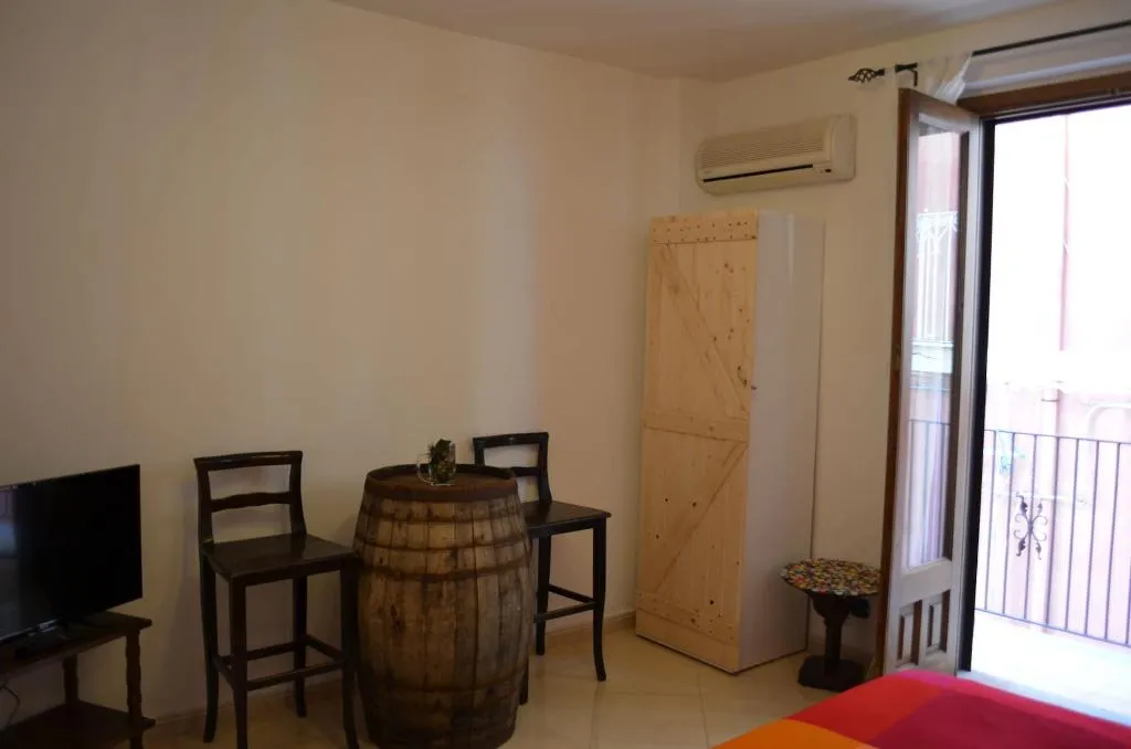 Room, Taormina Bed And Beercraft, Taormina