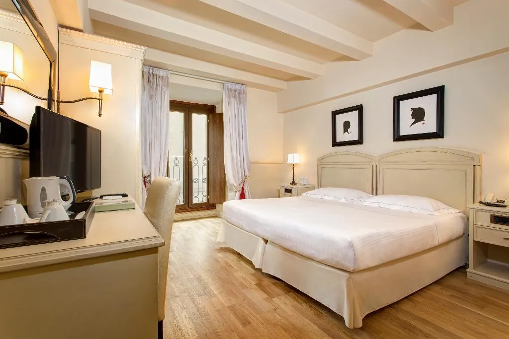 DOUBLE SINGLE USE SUPERIOR Room, Grand Hotel Cavour, Florence