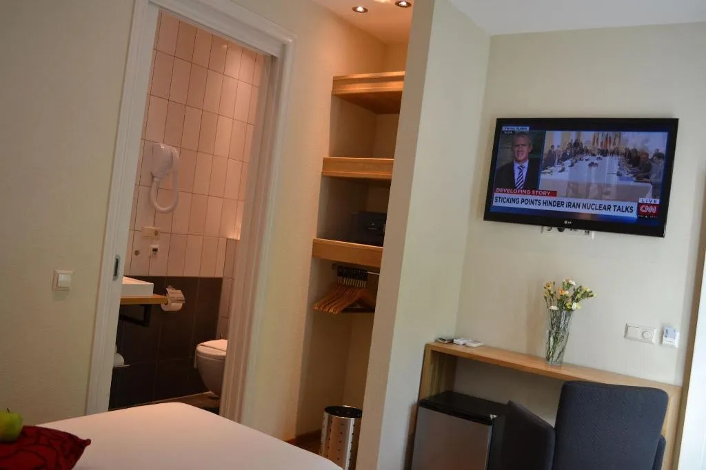 Room, Alp Hotel Amsterdam, Amsterdam