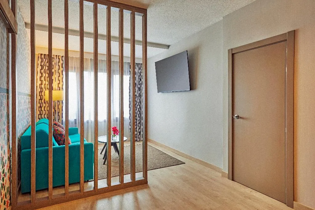 JUNIOR SUITE STANDARD Room, Hesperia Sevilla, Seville