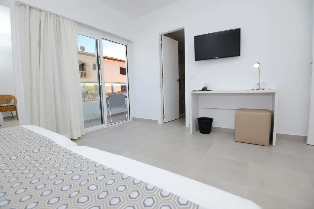 Double or Twin WITH BALCONY Room, Chevy Hotel & Suites, Majorca