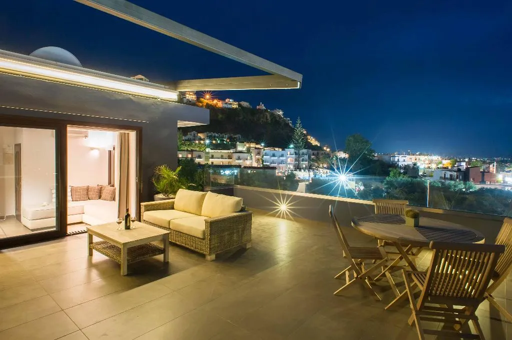 JUNIOR SUITE CLASSIC Room, Frideriki Studios & Apartments, Crete
