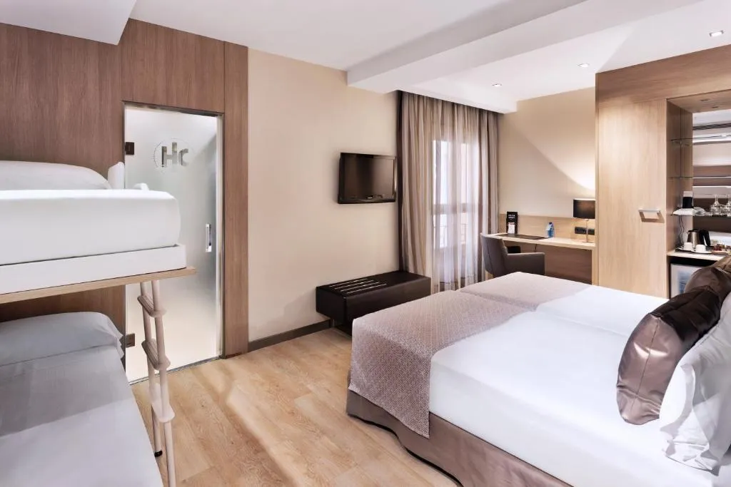 FAMILY ROOM STANDARD Room, Catalonia Atocha, Madrid
