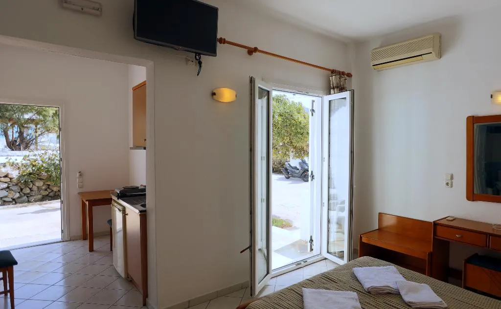STUDIO CAPACITY 3 Room, Peter's Studios, Mykonos