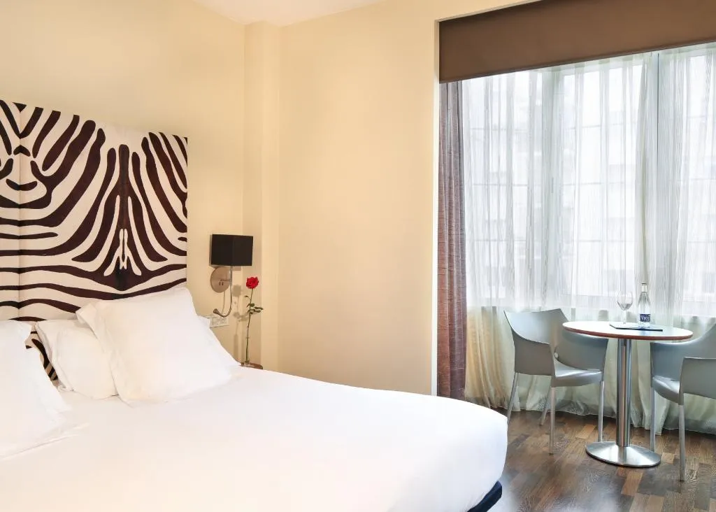 Room DELUXE Room, Gran Derby Suites, Barcelona
