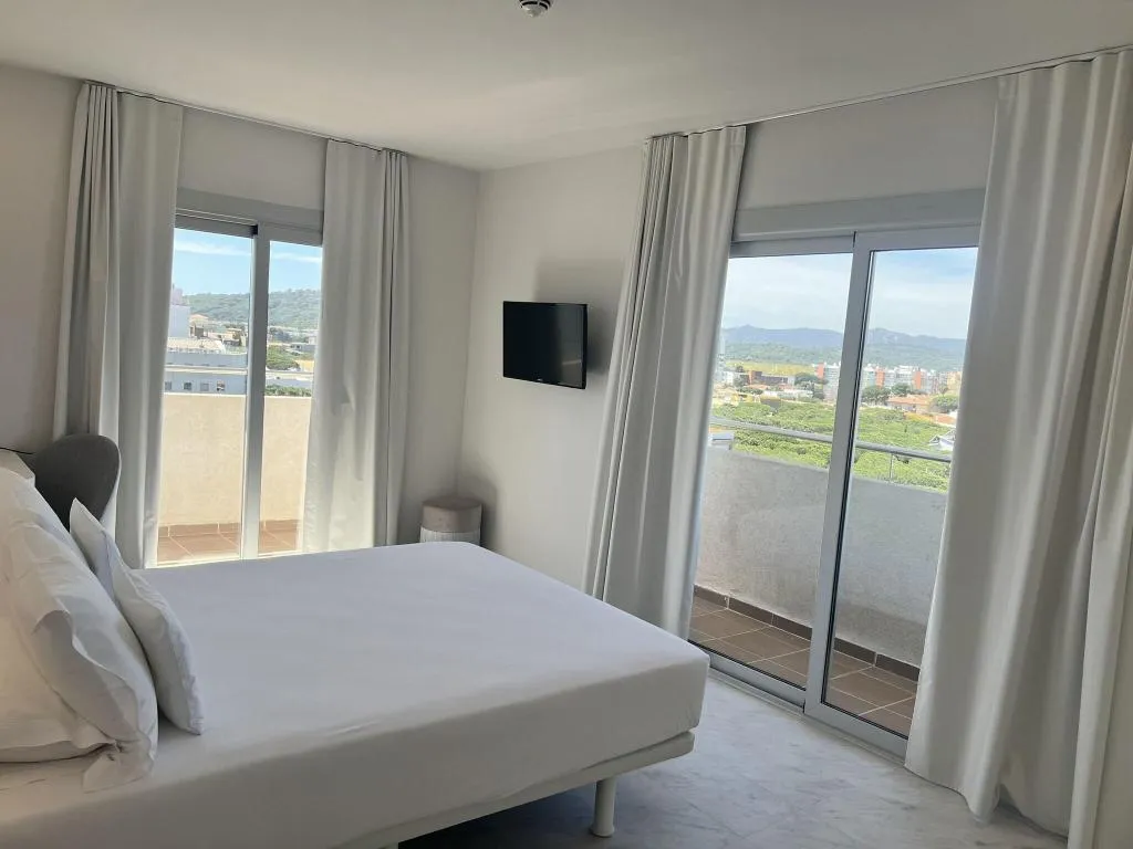 FAMILY ROOM COMFORT SEA VIEW Room, Aromar, Costa Brava