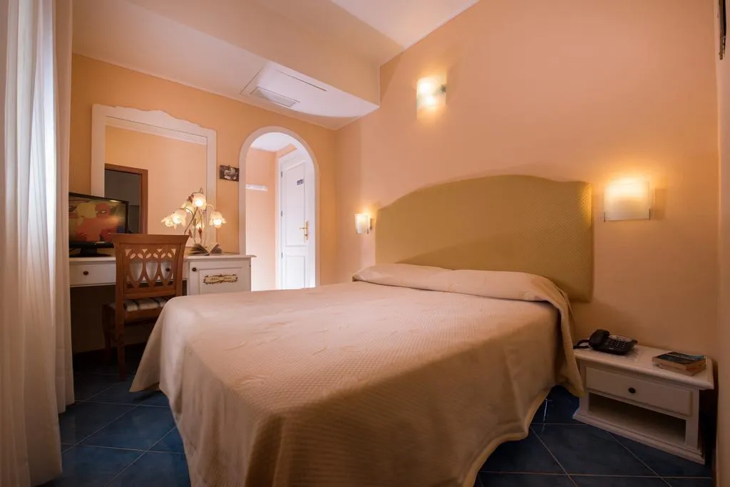 DOUBLE SUPERIOR Room, Hotel Doria Amalfi, Naples
