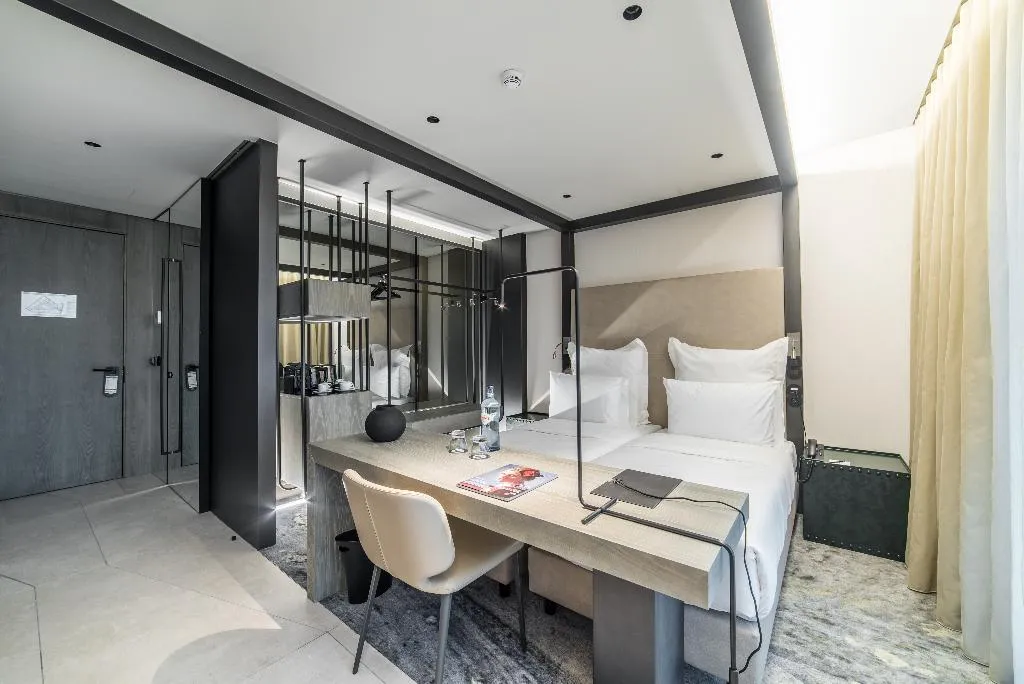 TWIN DELUXE Room, Porto Royal Bridges Hotel, Porto