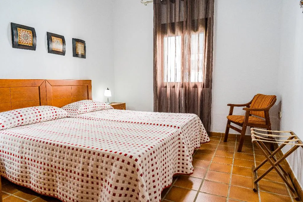 HOUSE CAPACITY 5 TWO BEDROOMS Room, Los Veneros, Seville