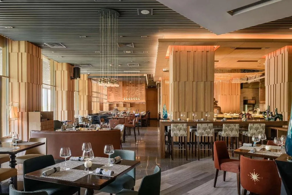 Restaurant, Dusit Thani LakeView Cairo, Cairo