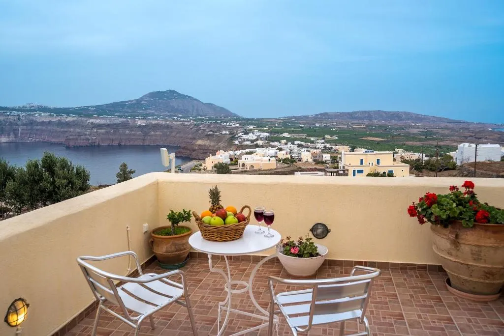 General view, Villa Galinia, Santorini