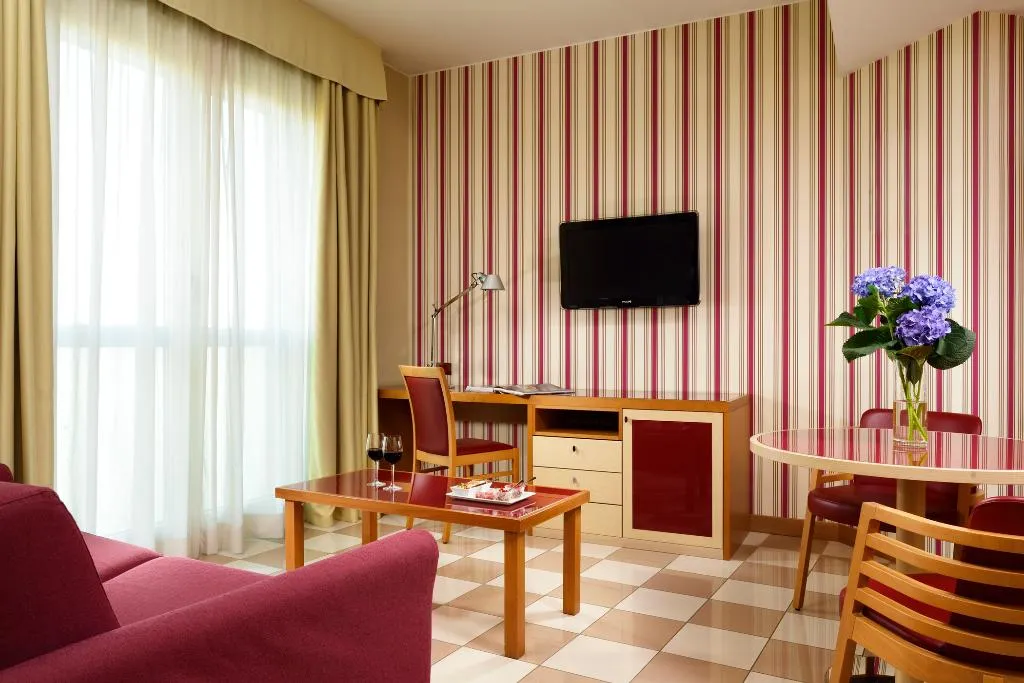 DOUBLE SINGLE USE SUPERIOR Room, UNA HOTELS The One Milano, Milan