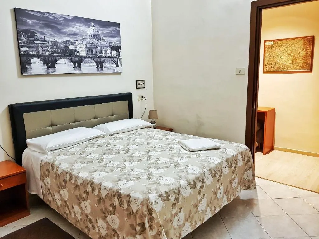 Room, Italy Guest House, Naples