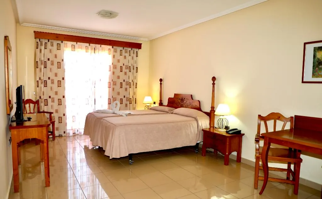 STUDIO WITH TERRACE Room, Grand Muthu Golf Plaza Hotel & Spa, Tenerife