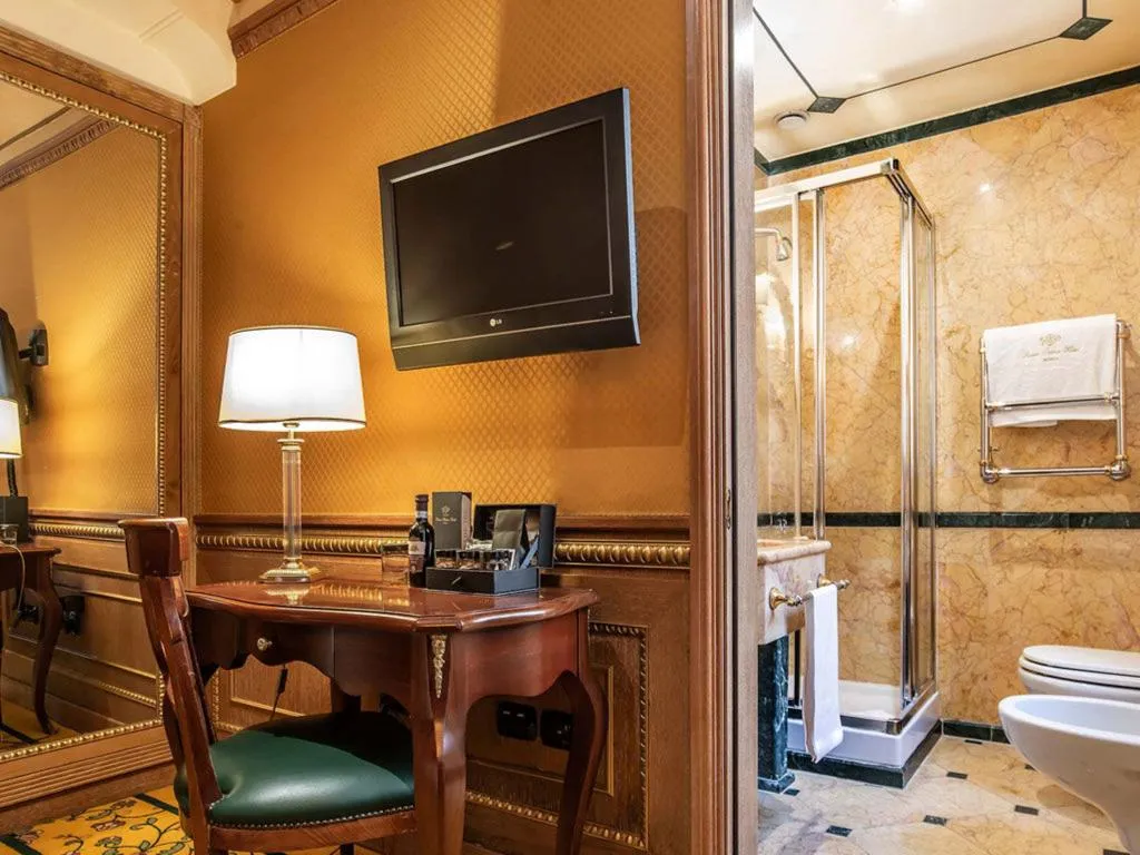 SINGLE STANDARD Room, River Palace Hotel, Rome