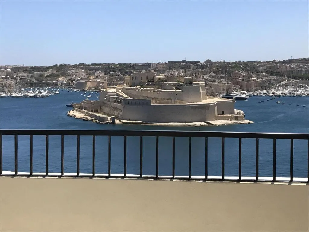 Beach, Grand Harbour Hotel, Malta