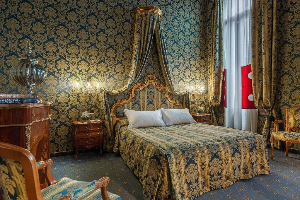 Room, Hotel Al Ponte Antico, Venice