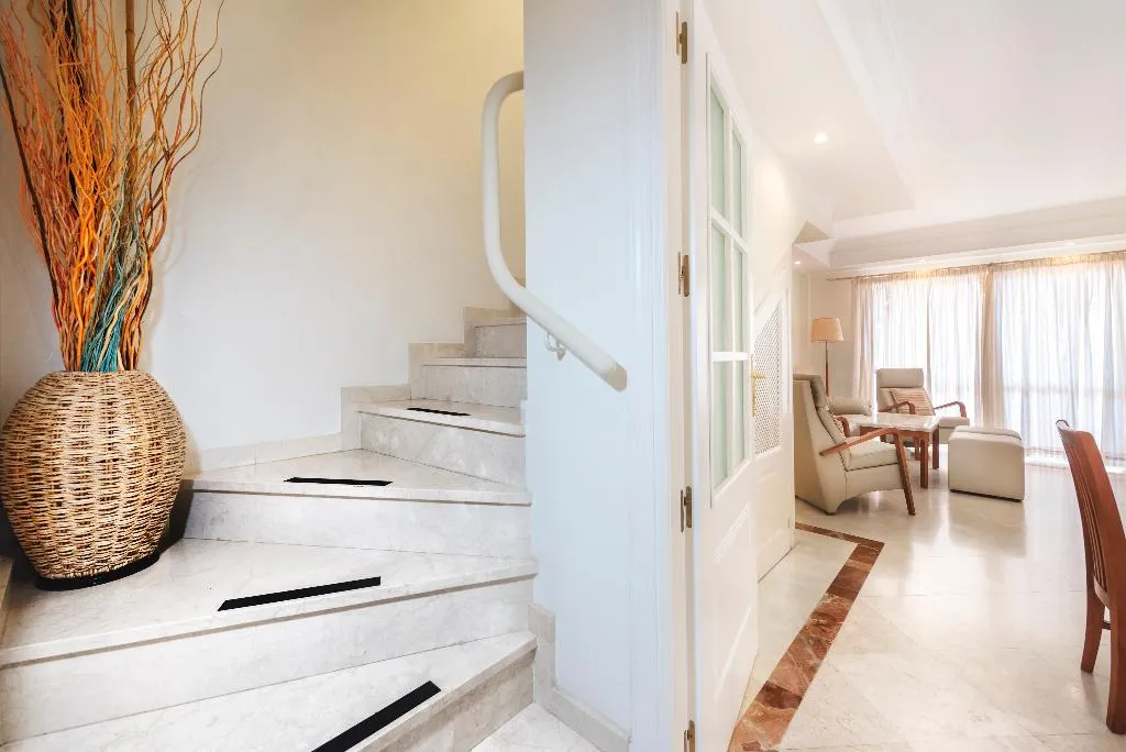 VILLA THREE BEDROOMS Room, Colina del Paraiso, Costa Del Sol