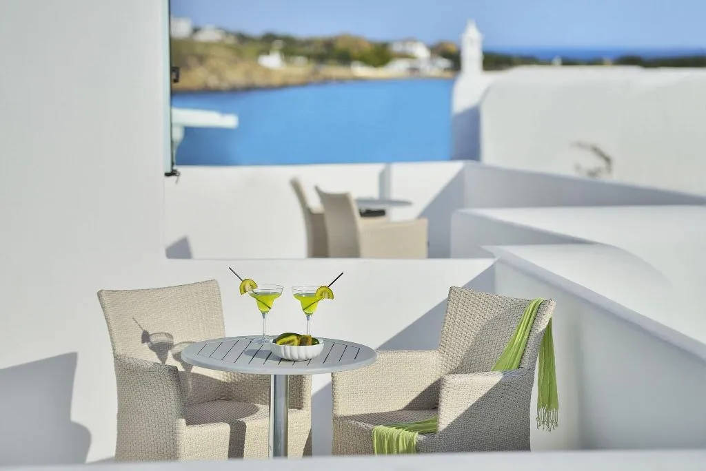 JUNIOR SUITE PARTIAL SEA VIEW Room, Petinos Hotel, Mykonos