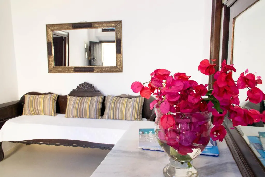 VILLA THREE BEDROOMS WITH PRIVATE POOL Room, Santorini Heritage Villas & Mansions, Santorini