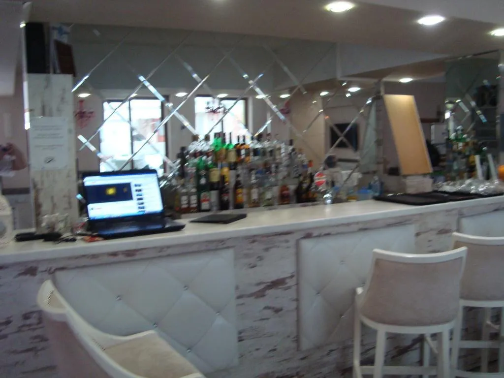Bar, Zeus, Bourgas