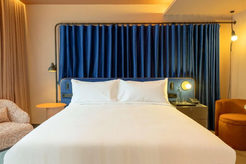 Double or Twin GUEST ROOM KING BED Room, Cenica Porto Hotel, Curio Collection By Hilton, Porto