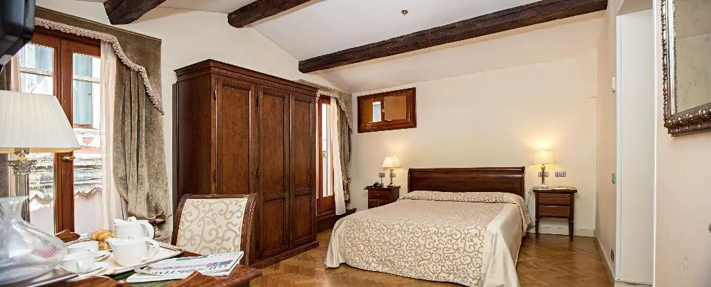 DOUBLE SUPERIOR Room, dell'Opera, Venice