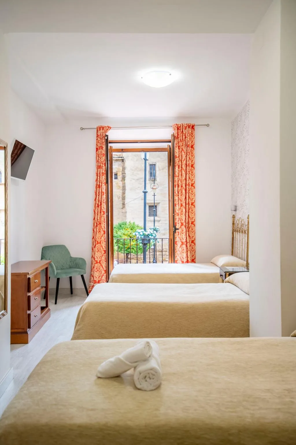TRIPLE BASIC Room, Hotel Manzanito, Andalucia