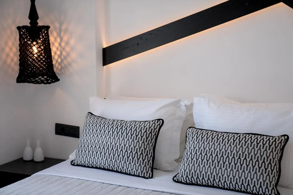 Double or Twin STANDARD Room, Divelia, Santorini