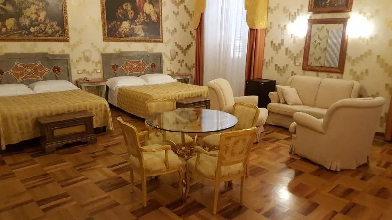 SINGLE STANDARD Room, Rosetta Hotel Perugia, Tapestry Collection, Perugia