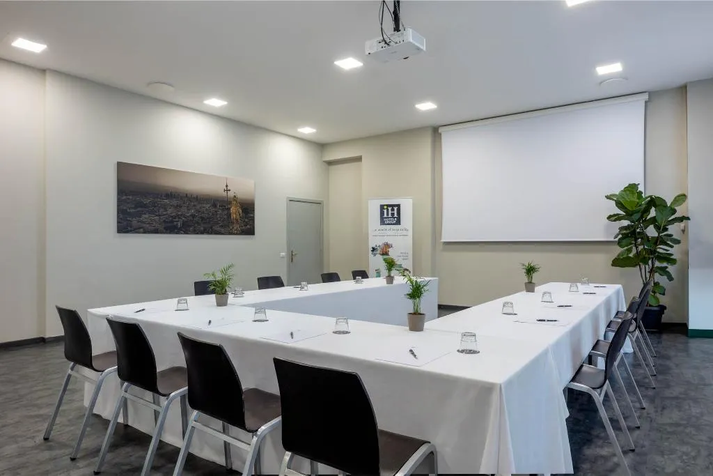 Conferences, iH Hotels Milano Lorenteggio, Milan