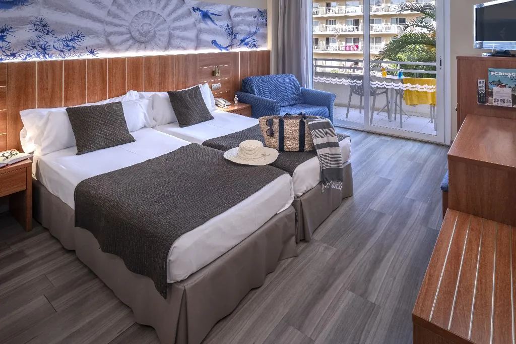 DOUBLE POOL VIEW Room, GHT Aquarium & Spa, Costa Brava