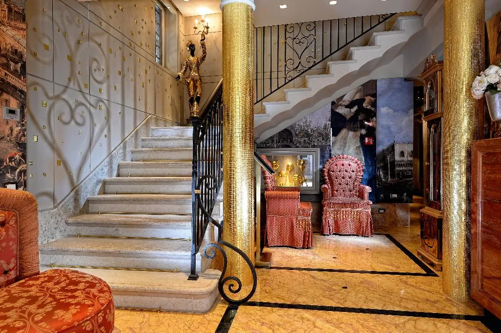 Lobby, Palazzetto Madonna, Venice