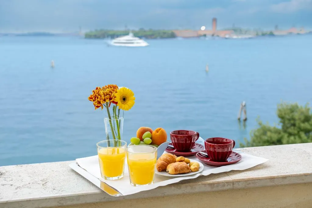DOUBLE CLASSIC WITH BALCONY Room, Russo Palace, Venice