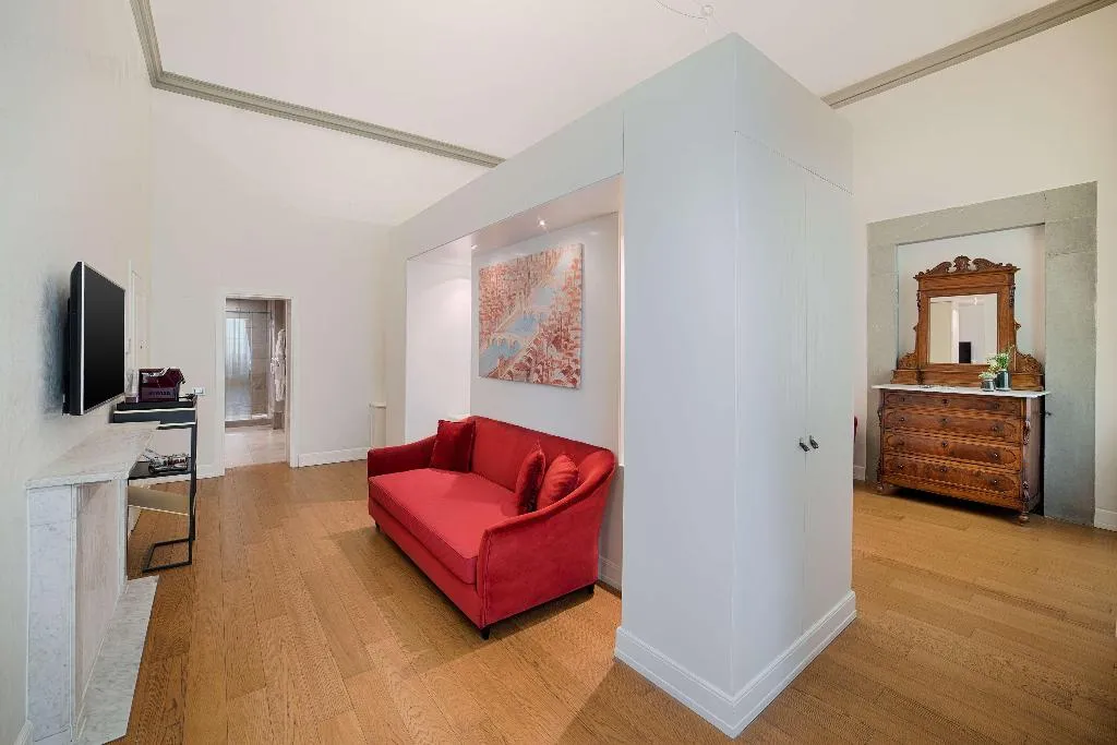 TRIPLE STANDARD Room, Porta Rossa Hotel Firenze Colbert Collection, Florence